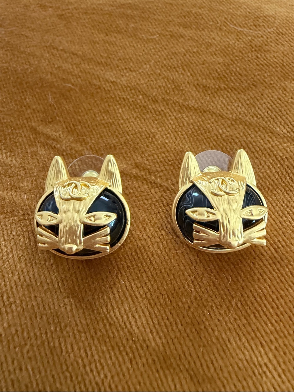 18k Matte Gold Onyx Cat Earrings CC Logo